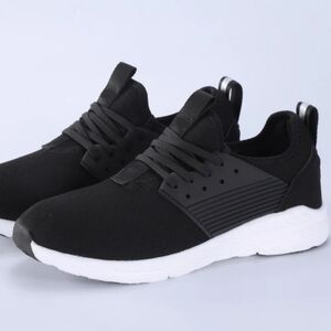 Loom Waterproof Sneakers - Men's size 11